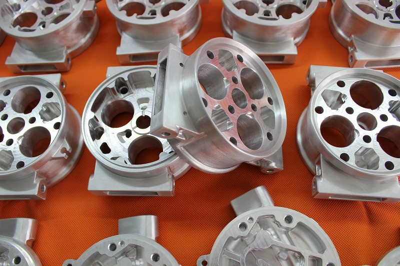 CNC加工中心為什么會撞刀？如何預(yù)防撞刀？